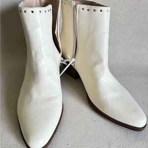 Elegant White Ankle Boots